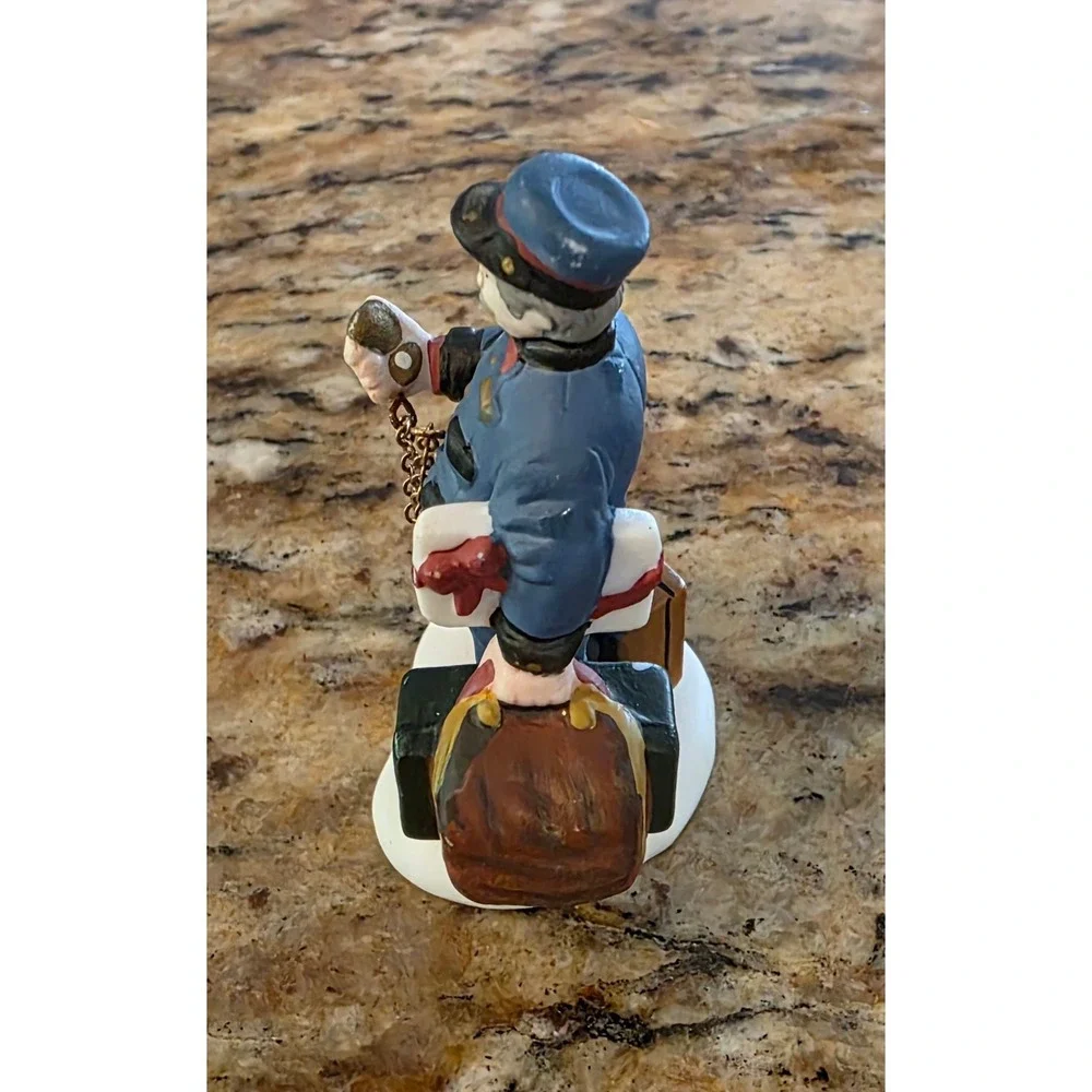 Dept 56 Going Home For The Holidays Conductor‎ Figure